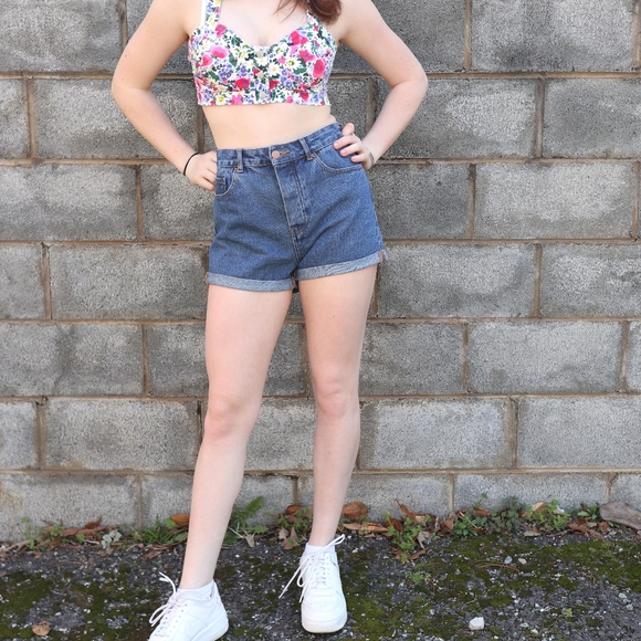 Forever 21 High Rise Denim Shorts NWT Size 28 NEW - Picture 1 of 11